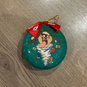 Warner Brothers Looney Tunes Christmas ornament Tasmanian Devil (Taz)